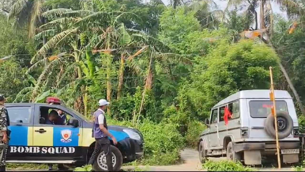Nandigram: নন্দীগ্রামে বোমা ফেটে জখম হয়েছিল, বার্ন ইউনিটে মৃত্যু ঝলসে যাওয়া তপনের Nandigram: নন্দীগ্রামে বোমা ফেটে জখম হয়েছিল, বার্ন ইউনিটে মৃত্যু ঝলসে যাওয়া তপনের