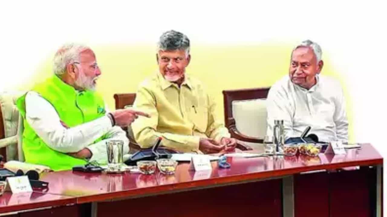 Lok Sabha Elections: জোট সরকার হলেই দেশের আর্থিক বৃদ্ধি থমকে যায়? কী বলছে ইতিহাস? Lok Sabha Elections: জোট সরকার হলেই দেশের আর্থিক বৃদ্ধি থমকে যায়? কী বলছে ইতিহাস?