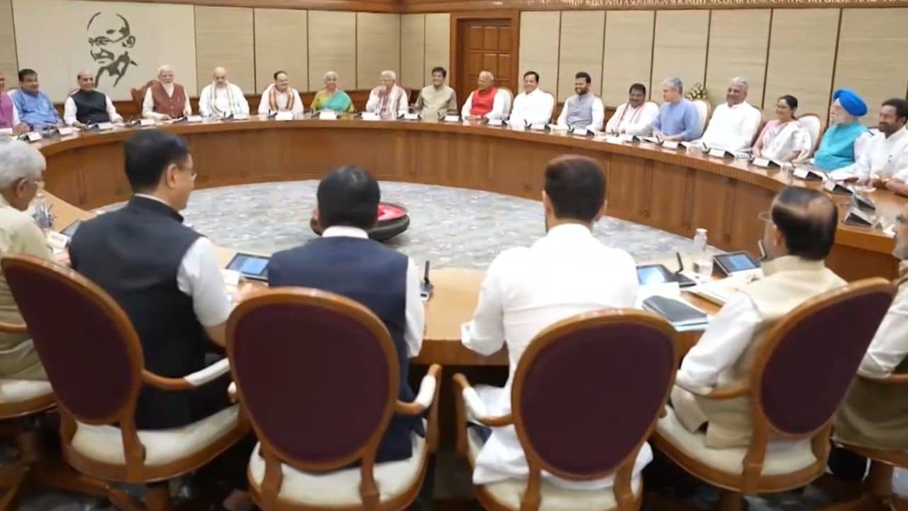 Modi Cabinet: কেউ হেরেও মন্ত্রী, জিতেও শিকে ছিঁড়ল না কারও ভাগ্যে
