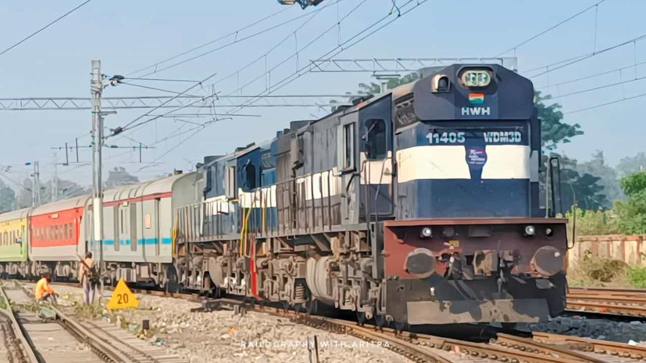 Padatik Express: কেবল কাঞ্চনজঙ্ঘাই নয়, বড় বিপদের হাত থেকে বাঁচল পদাতিকও Padatik Express: কেবল কাঞ্চনজঙ্ঘাই নয়, বড় বিপদের হাত থেকে বাঁচল পদাতিকও
