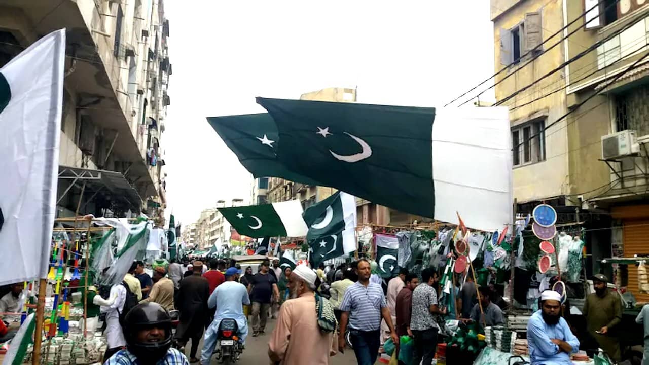 Pakistan: দেশ থেকে নিশ্চিহ্ন হওয়ার পথে সংখ্যালঘুরা? ধর্মদ্রোহিতা আইনই বুমেরাং হচ্ছে পাকিস্তানের কাছে?
