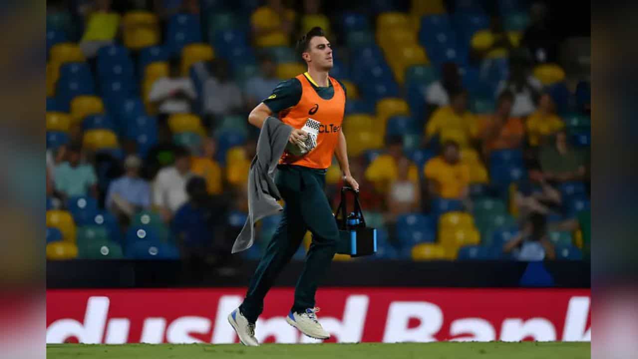 T20 World Cup 2024: জলবয় যখন প্যাট কামিন্স, বিশ্বজয়ী অধিনায়কে মুগ্ধ নেটিজ়েনরা T20 World Cup 2024: জলবয় যখন প্যাট কামিন্স, বিশ্বজয়ী অধিনায়কে মুগ্ধ নেটিজ়েনরা