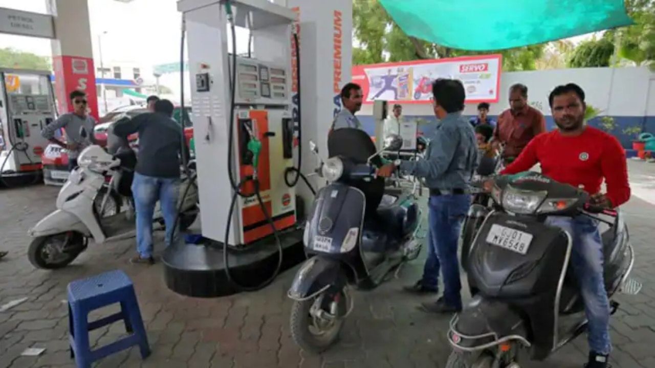 Petrol-Diesel Price Hike: ভোট শেষ হতেই বেড়ে যাচ্ছে পেট্রোল-ডিজেলের দাম