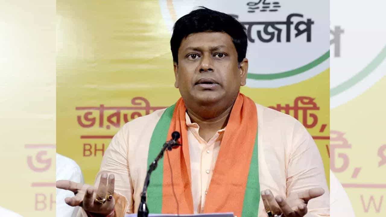 Sukanta Majumdar On BJP's Result: 'সিদ্ধান্ত অন্য কেউ নেবে, দায় আমায় নিতে হবে', কার দিকে ইঙ্গিত সুকান্তর? Sukanta Majumdar On BJP's Result: 'সিদ্ধান্ত অন্য কেউ নেবে, দায় আমায় নিতে হবে', কার দিকে ইঙ্গিত সুকান্তর?
