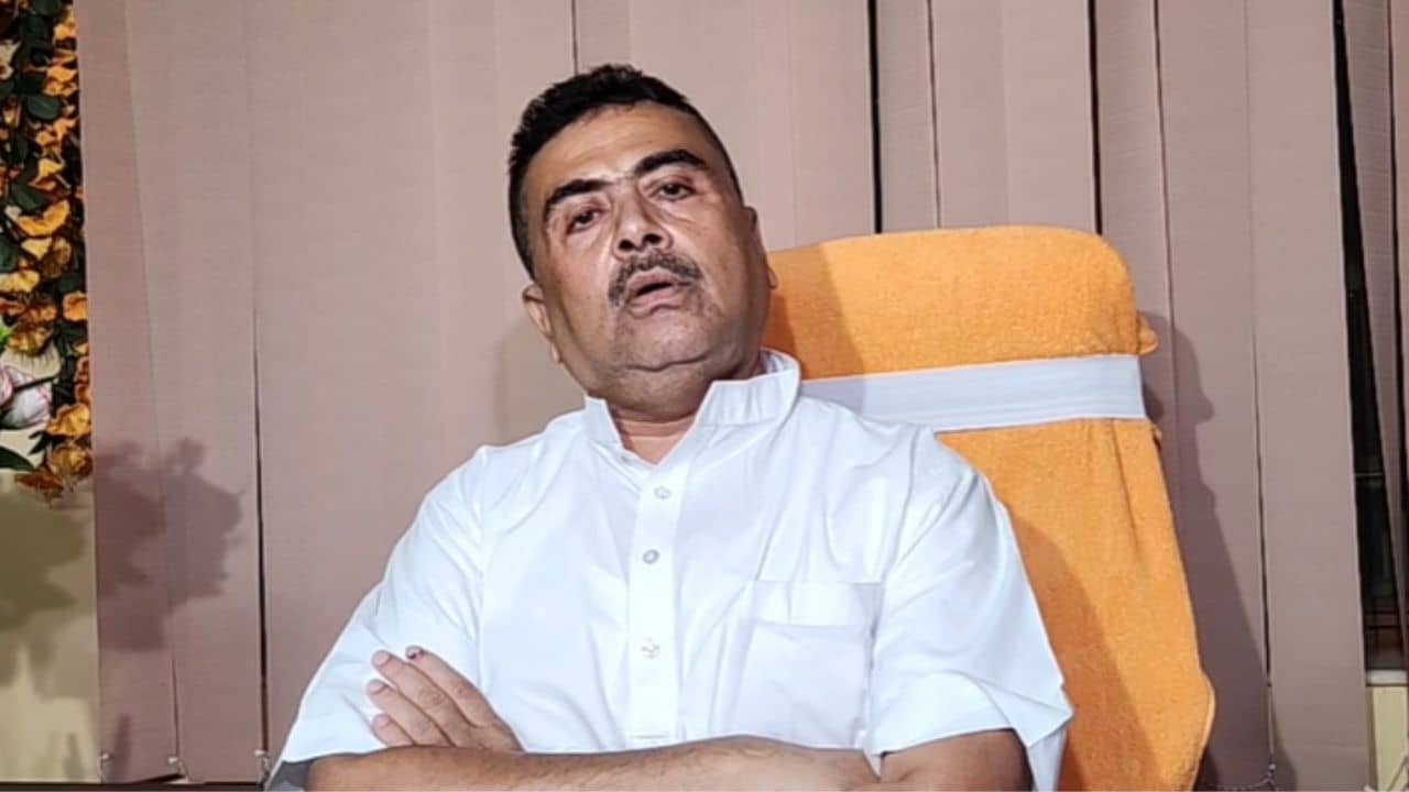 Suvendu Adhikari: রাজভবনের সামনে ধরনার অনুমতি চেয়ে সিপিকে চিঠি শুভেন্দু, তৃণমূল বলছে অভিষেককে নকল করছে