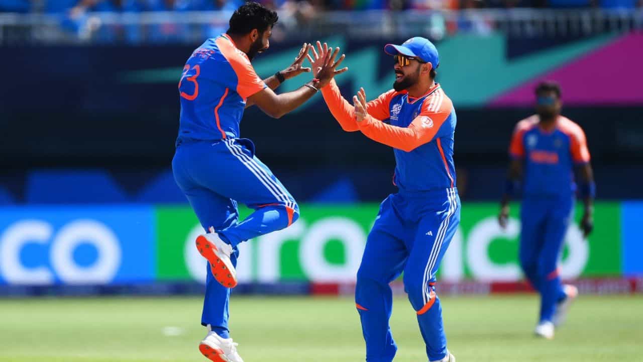 T20 World Cup: 'প্রতি প্রজন্মে একজনই আসে,' ভারতের ভরসাকে দরাজ শংসা ক্যারিবিয়ান কিংবদন্তির T20 World Cup: 'প্রতি প্রজন্মে একজনই আসে,' ভারতের ভরসাকে দরাজ শংসা ক্যারিবিয়ান কিংবদন্তির