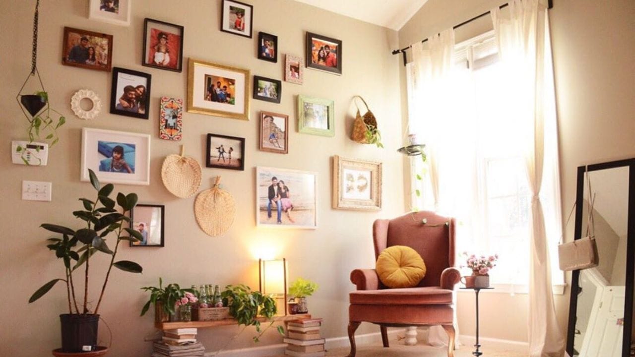 প্রয়াত প্রিয়জনের ছবি ভুল জায়গায় রাখলে হিতে বিপরীত হতে পারে। পরিবারের সদস্যরা জীবনে নানা সমস্যার সম্মুখীন হতে পারেন। তাই বাস্তু নিয়মগুলি জেনে রাখা উচিত। 