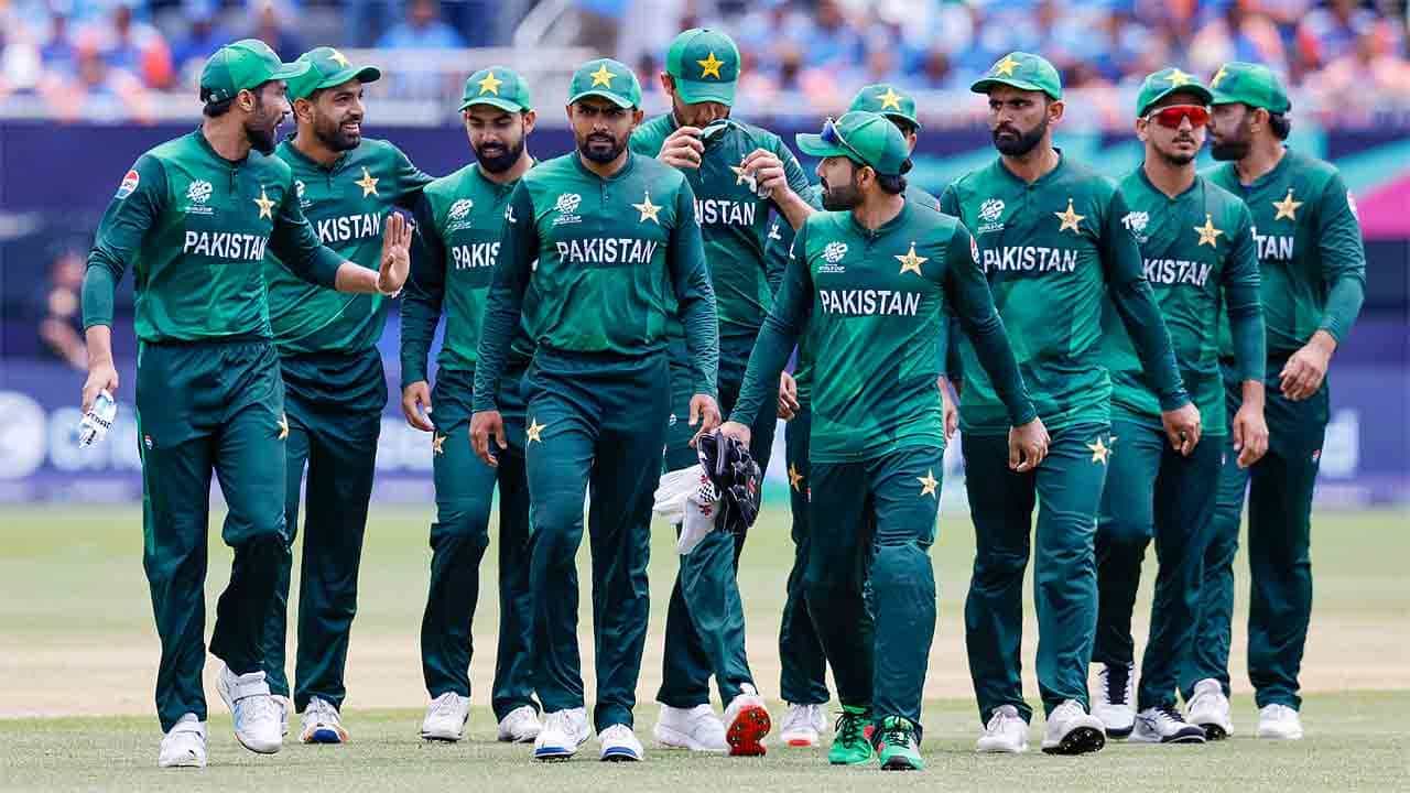 Pakistan Cricket: খুঁজে বের করো সেই ক্রিকেটারদের... পাক ক্রিকেট টিমে বড় বদল চান ভারতীয় কিংবদন্তি Pakistan Cricket: খুঁজে বের করো সেই ক্রিকেটারদের... পাক ক্রিকেট টিমে বড় বদল চান ভারতীয় কিংবদন্তি