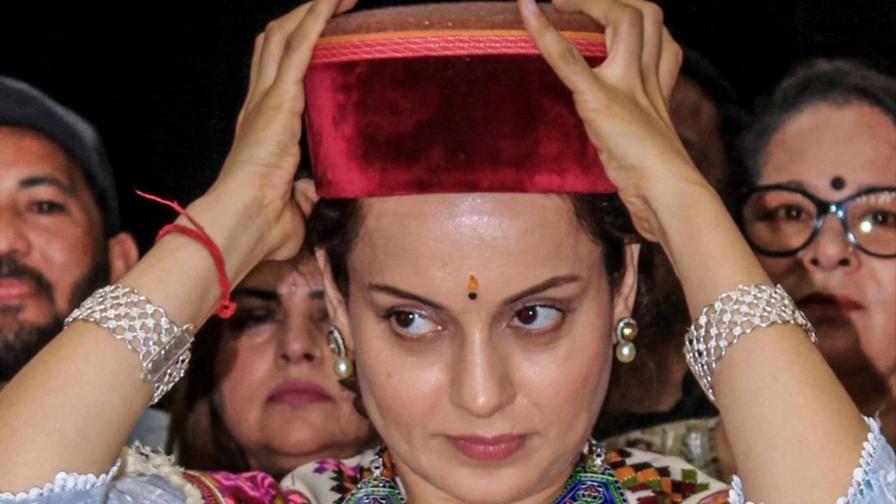 জয়ের পথে কঙ্গনা, মাথায় কার হাত? গণনার দিন সকালেই খোলসা