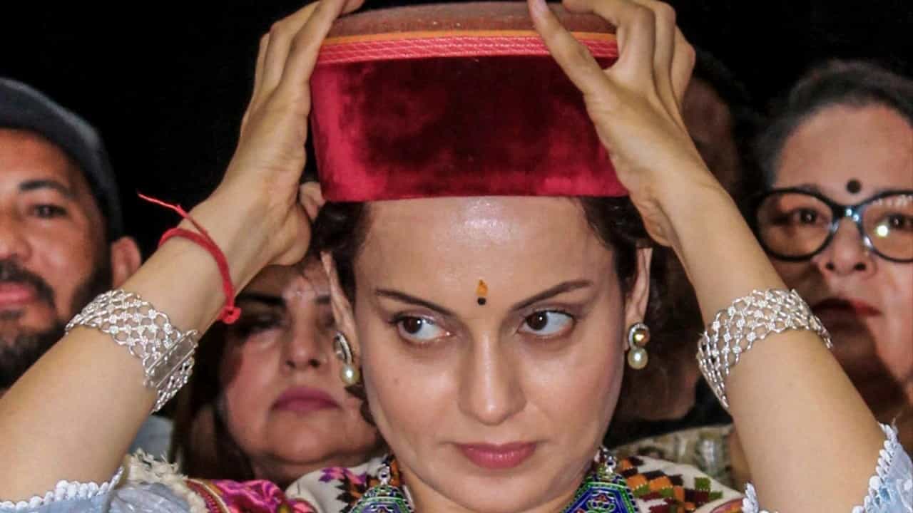 জয়ের পথে কঙ্গনা, মাথায় কার হাত? গণনার দিন সকালেই খোলসা জয়ের পথে কঙ্গনা, মাথায় কার হাত? গণনার দিন সকালেই খোলসা