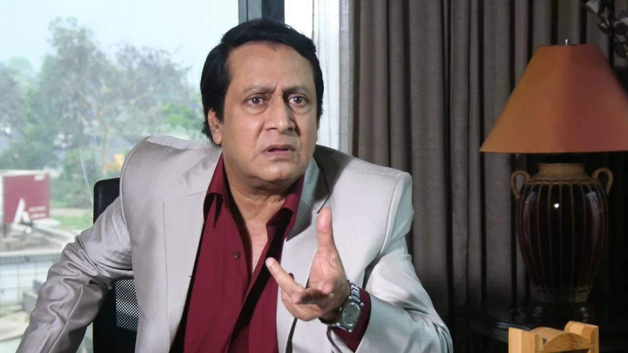 উত্তেজিত হয়ে অভিনেতাদের মার, শুটিং ফ্লোরে বেসামাল রঞ্জিত