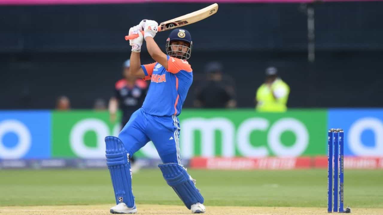 Rishabh Pant: ও তো মিরাকল বাচ্চা... পন্থকে 'সুপার হিউম্যান' তমকা দিলেন প্রাক্তন পাক সুপারস্টার Rishabh Pant: ও তো মিরাকল বাচ্চা... পন্থকে 'সুপার হিউম্যান' তমকা দিলেন প্রাক্তন পাক সুপারস্টার
