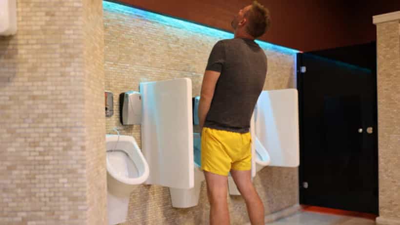 Urine Problem: প্রস্রাব করলেই ফেনায় ভরে যাচ্ছে? এই রোগ বাসা বাঁধেনি তো