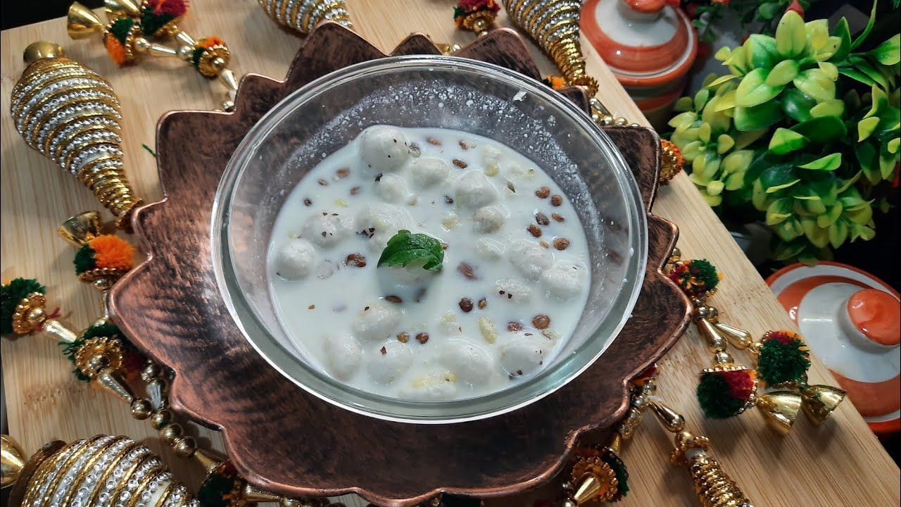 তামার পাত্রে রাখা তুলসী মিশ্রিত জলে ঔষধি উপাদান থাকে, যা খেলে স্বাস্থ্যের উপতারিতাও হয়। তামার জল পাকস্থলী ও লিভারের সমস্যা দূর করতে সাহায্য করে, রোগ প্রতিরোধ ক্ষমতা বৃদ্ধি করে। এছাড়া তুলসীর গুণে শরীর থাকে সু্স্থ।