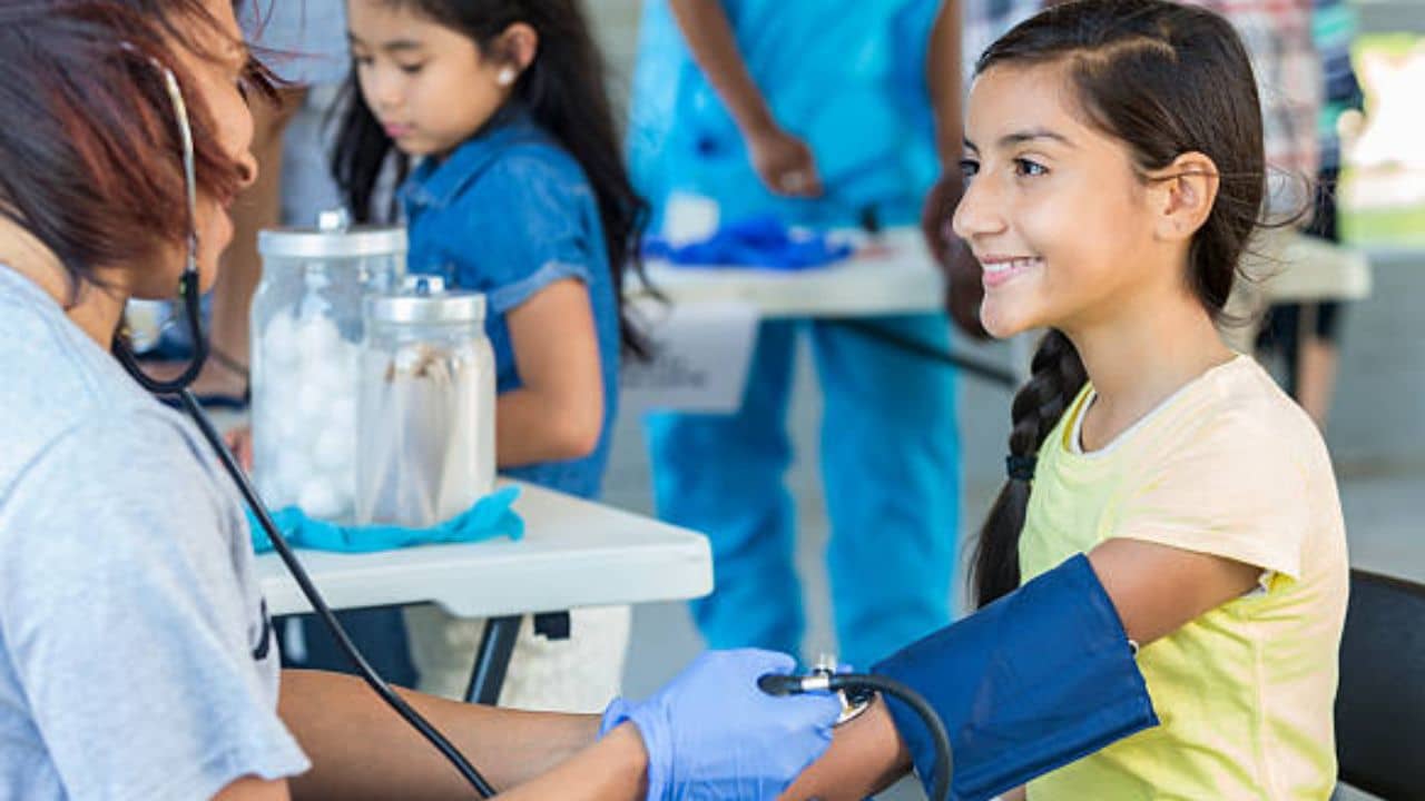 Childs Health: গরমে শিশুরাও উচ্চ রক্তচাপের শিকার হচ্ছে, উপসর্গ ও প্রতিকার জানুন