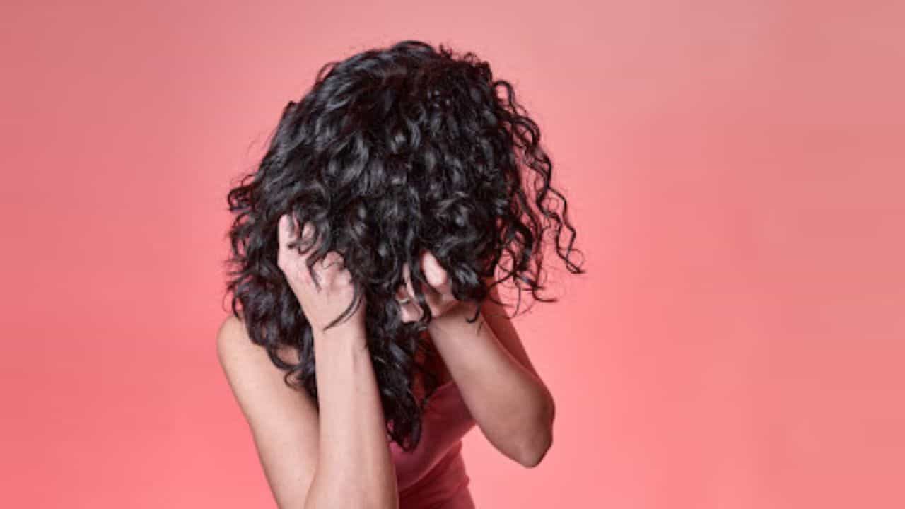 Curls Hair In Summer: সামনেই বর্ষা! কোঁকড়া চুলের যত্ন নিন ঠিক এইভাবে, চ্যালেঞ্জ জিতবেন বলে বলে Curls Hair In Summer: সামনেই বর্ষা! কোঁকড়া চুলের যত্ন নিন ঠিক এইভাবে, চ্যালেঞ্জ জিতবেন বলে বলে
