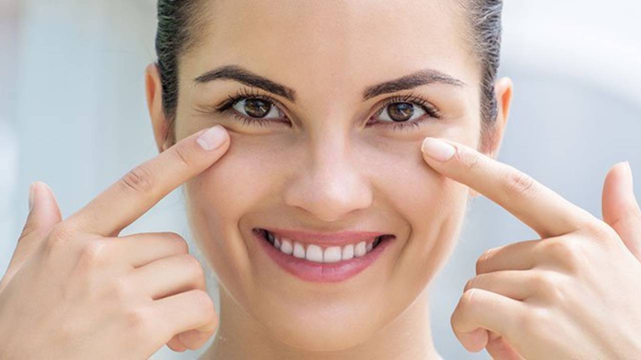Remove Dark Circles: কফি, মধু, কাঁচা হলুদে দূর হবে চোখের নীচের কালো দাগ, কীভাবে জানেন?