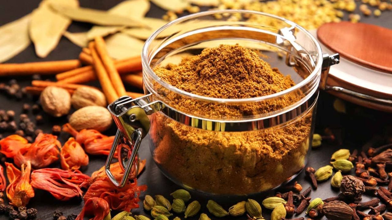 Garam Masala At Home: নিরামিষ বা আমিষ হোক, রান্নায় স্বাদ আনে শাহী গরম মশলা! বাড়িতে চটপট বানান এইভাবে