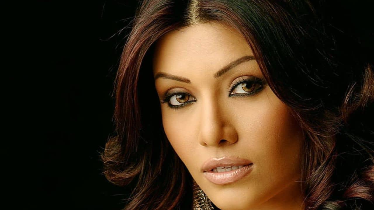 Koena Mitra: নোজ় জব করিয়ে পড়েন বিপদে, সেই কোয়েনা মিত্র এখন কেমন আছেন জানেন?