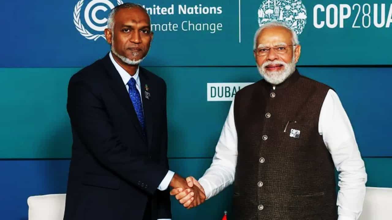 Maldives India relation: 'সব ভুল বোঝাবুঝি...', অবশেষে সুর নামিয়ে পথে এল মলদ্বীপ Maldives India relation: 'সব ভুল বোঝাবুঝি...', অবশেষে সুর নামিয়ে পথে এল মলদ্বীপ