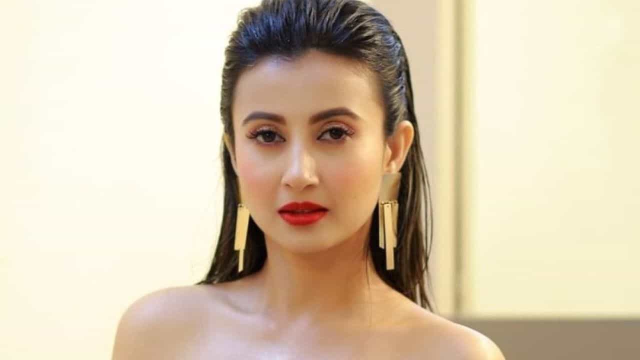 দুর্ঘটনার কবলে মনামী! জাপানে বেড়াতে গিয়ে রক্তারক্তি কাণ্ড, এখন কেমন আছেন?