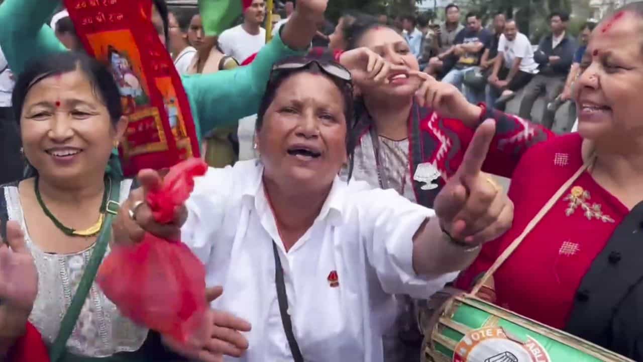 Sikkim, Arunachal Pradesh Assembly Election Results 2024 Live: গ্যাংটকে উল্লাসে মাতল SKM কর্মী-সমর্থক, অরুণাচলে হ্যাটট্রিক BJP-র Sikkim, Arunachal Pradesh Assembly Election Results 2024 Live: গ্যাংটকে উল্লাসে মাতল SKM কর্মী-সমর্থক, অরুণাচলে হ্যাটট্রিক BJP-র