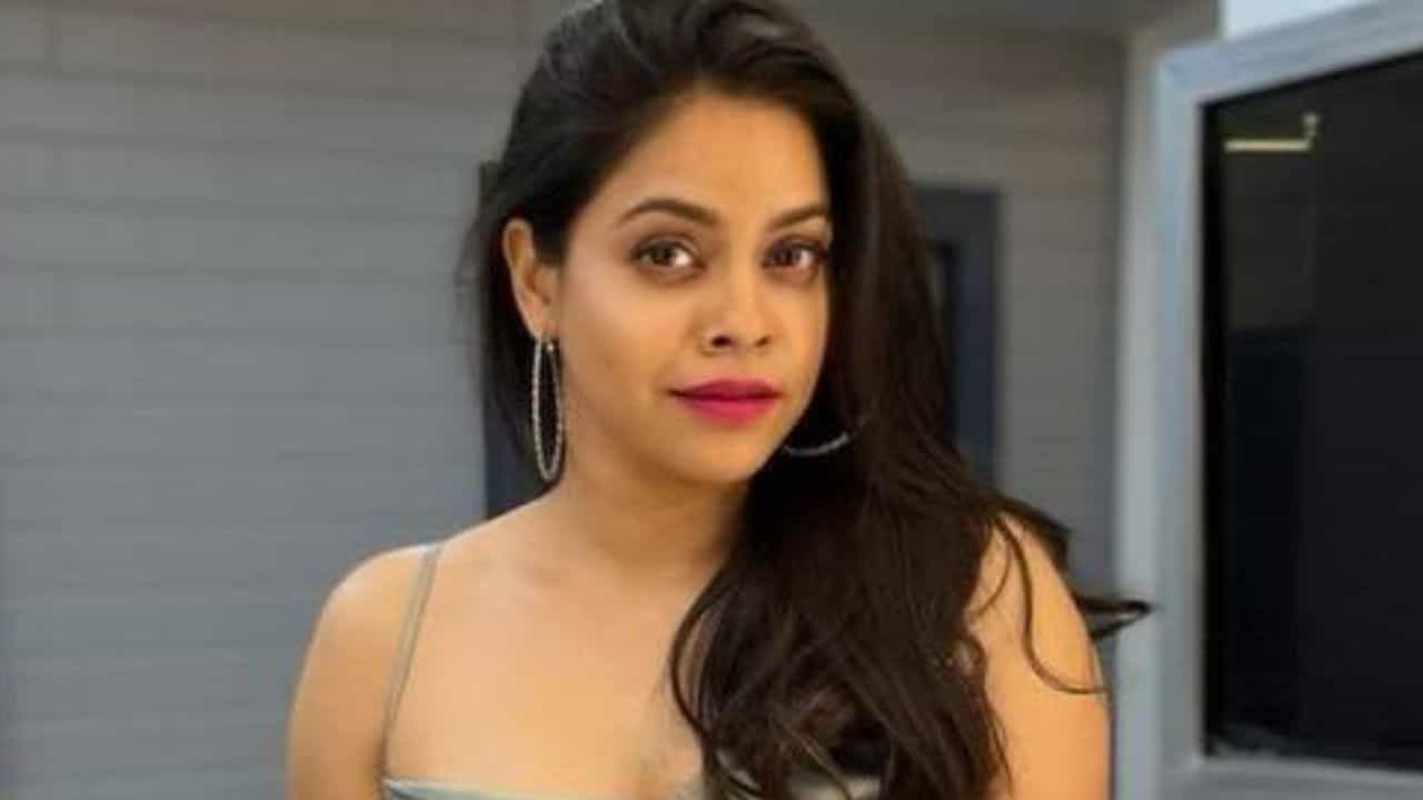 'আপনাকে তো লোন দেওয়া যাবে না', অভিনেত্রী বলেই ব্যাঙ্কে অপমানিত সুমনা, কী ঘটেছিল? 'আপনাকে তো লোন দেওয়া যাবে না', অভিনেত্রী বলেই ব্যাঙ্কে অপমানিত সুমনা, কী ঘটেছিল?