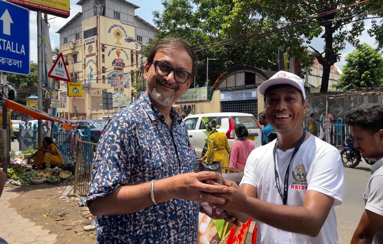 শিশুরা প্রত্যকেই সাগ্রহে পাঠ গ্রহণ করে 'এসো শিখি'র পাঠশালায়। কয়েকটি নামকরা স্কুলের শিক্ষক শিক্ষিকরা এই বাচ্চাদের যত্ন সহকারে শিক্ষাদান করেন। 