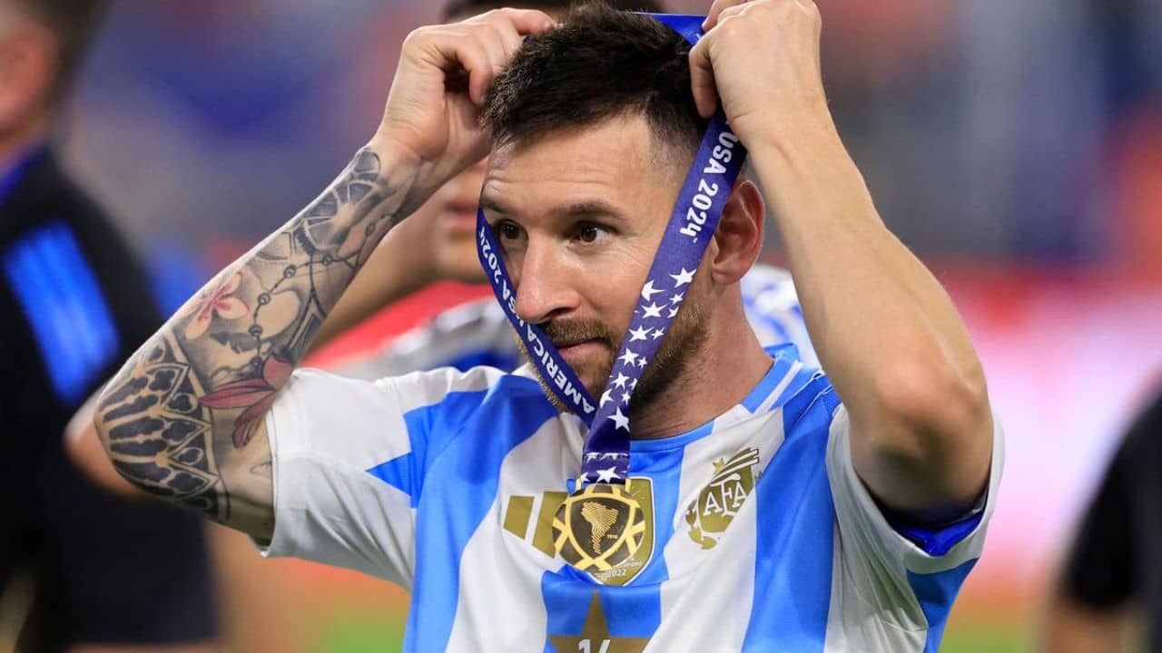 Lionel Messi: ট্রফি জয়ের নিরিখে দানি আলভেসকে ছাপিয়ে সেরার সেরা লিওনেল মেসি