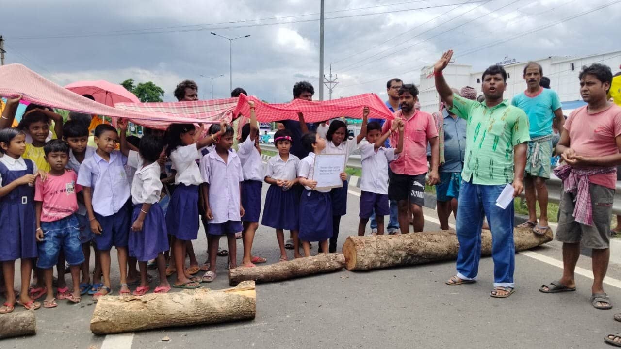 Arambagh: হিমঘরের পচা আলুর গন্ধে টেকা দায়! বারবার বলার পড়েও নড়েনি টনক, শেষে চরম সিদ্ধান্ত আরমবাগের স্কুল পড়ুয়াদের