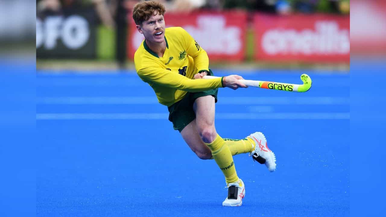 Paris Olympics: অলিম্পিকে নামার জন্য আঙুল কেটে বাদ দিলেন, ডাওসনকে কুর্নিশ! Paris Olympics: অলিম্পিকে নামার জন্য আঙুল কেটে বাদ দিলেন, ডাওসনকে কুর্নিশ!