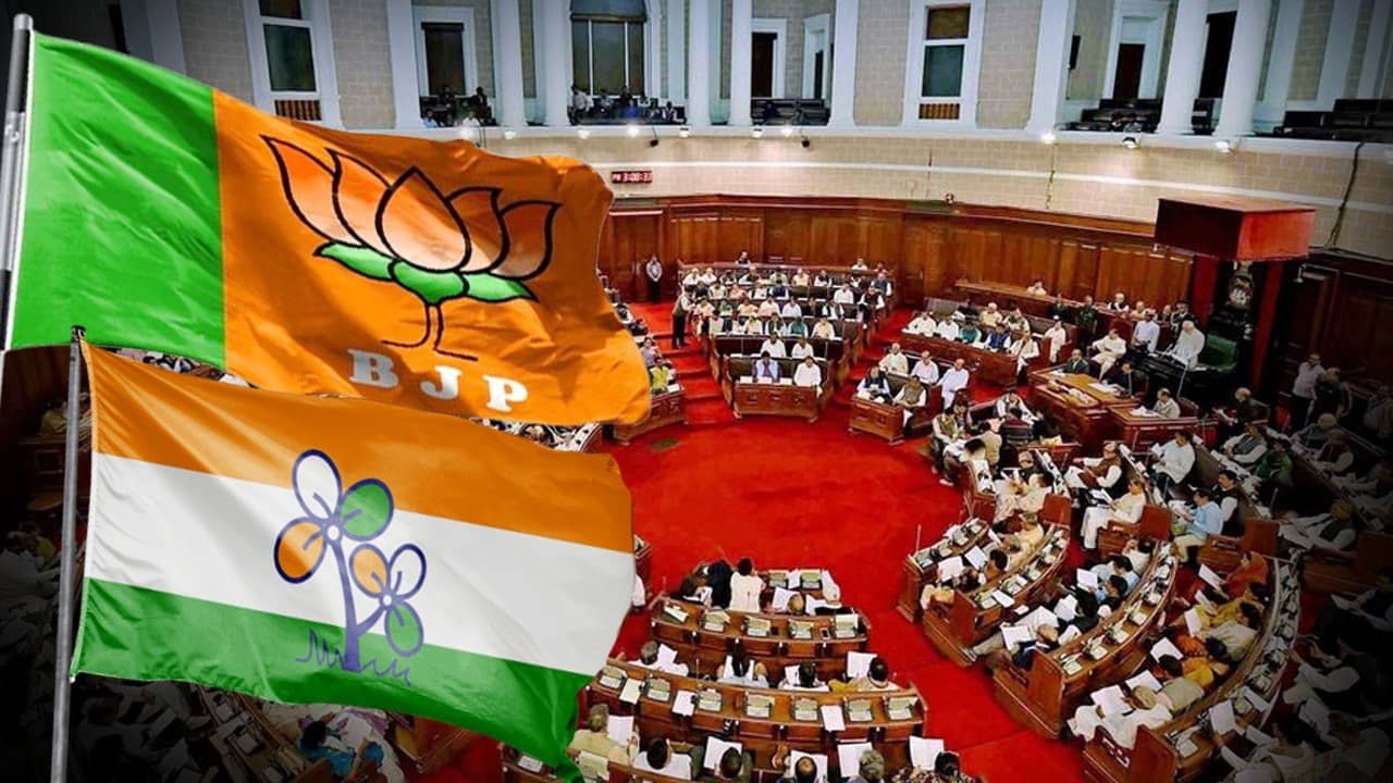 West Bengal Assembly: আমে-দুধে মিশে গেল নাকি? শাসক-বিরোধী ‘যৌথ’ প্রস্তাব নিয়ে জোর শোরগোল বঙ্গ রাজনীতির আঙিনায়