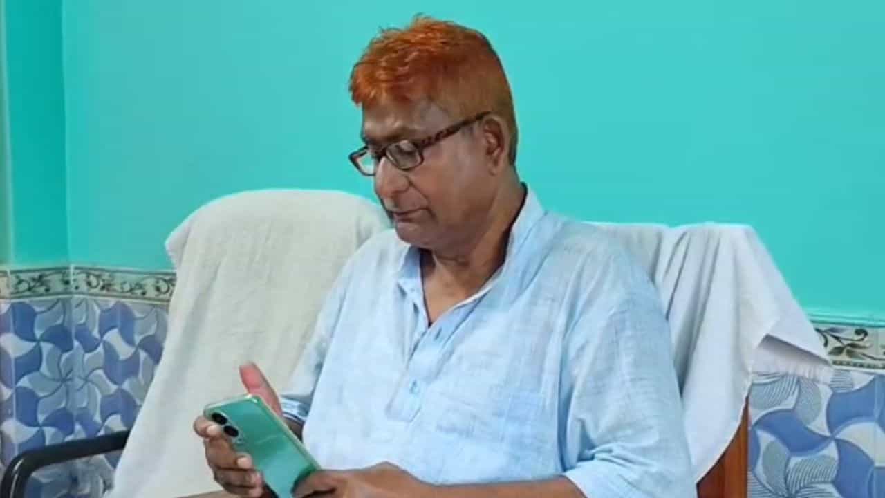 Birbhum TMC: জেলার নাকি 'ছোট' কেষ্ট, তৃণমূলের পুরনো সেই নেতাই পদ ছাড়তে চেয়ে চিঠি লিখলেন অভিষেককে Birbhum TMC: জেলার নাকি 'ছোট' কেষ্ট, তৃণমূলের পুরনো সেই নেতাই পদ ছাড়তে চেয়ে চিঠি লিখলেন অভিষেককে