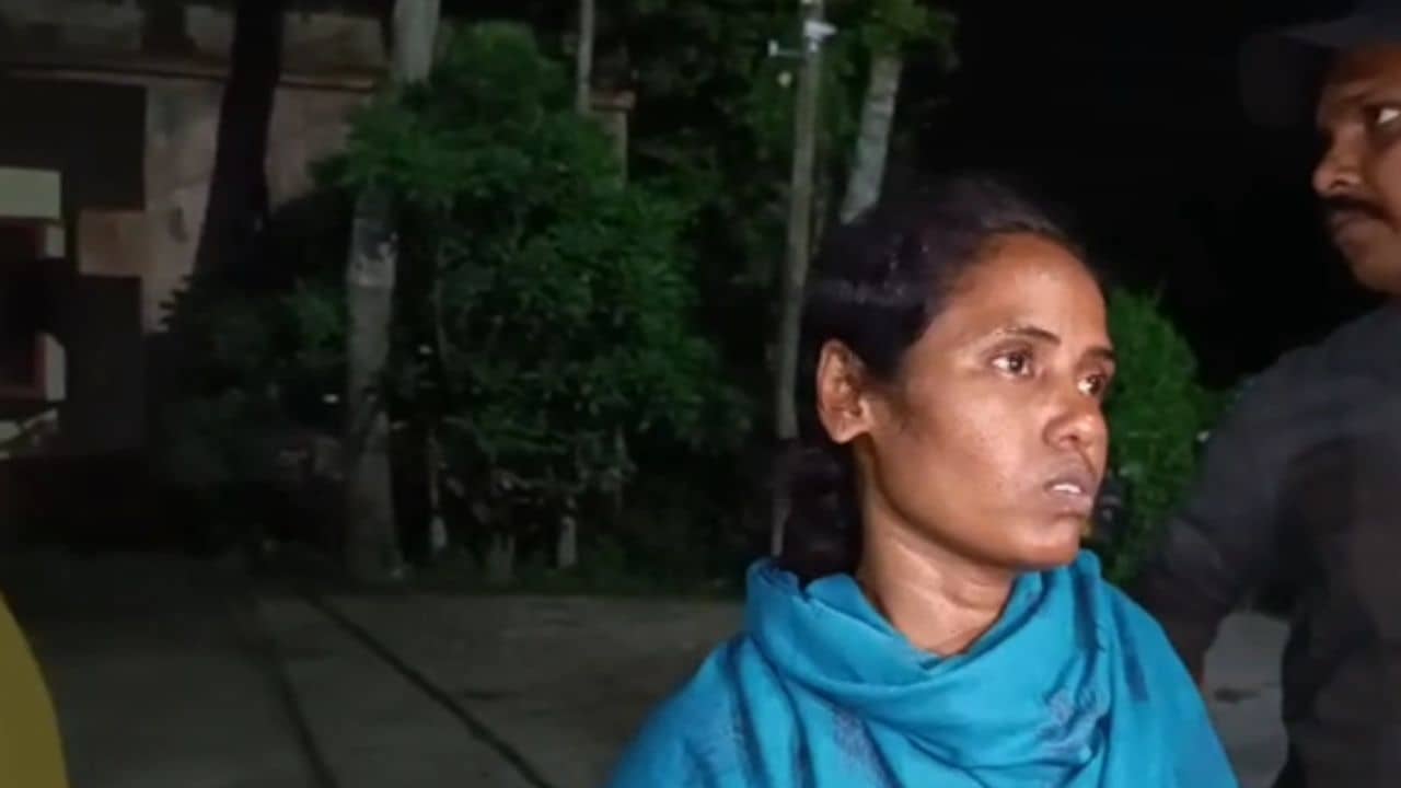 Canning: একটু ভুল বলে ফেলেছিলাম.... কাশ্মীর ঘুরতে গিয়ে শাশুড়ি-বউমার ঝগড়া, মাকে ফেলে রেখে এসেই শিক্ষা দিলেন ছেলে