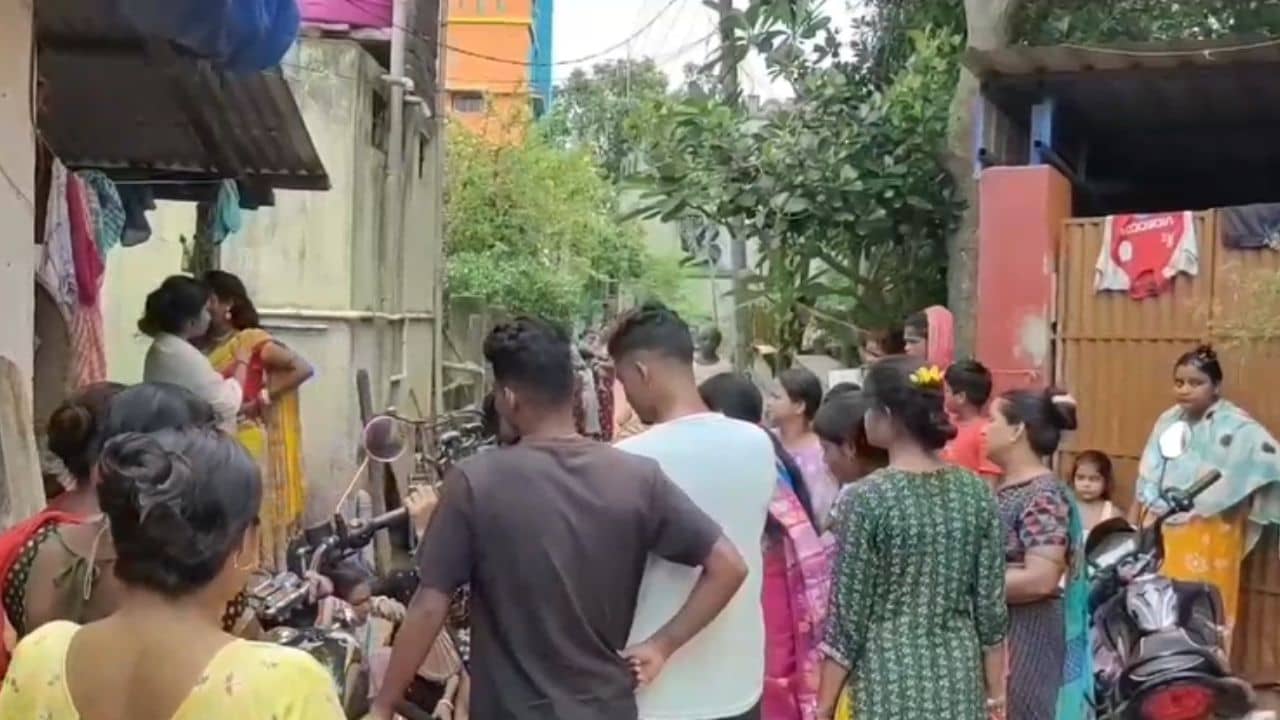 Bankura: নির্মীয়মান সেফটিক ট্যাঙ্কে মুখ চুবিয়ে পড়েছিল, খেলতে গিয়ে শিশুর মর্মান্তিক পরিণতি