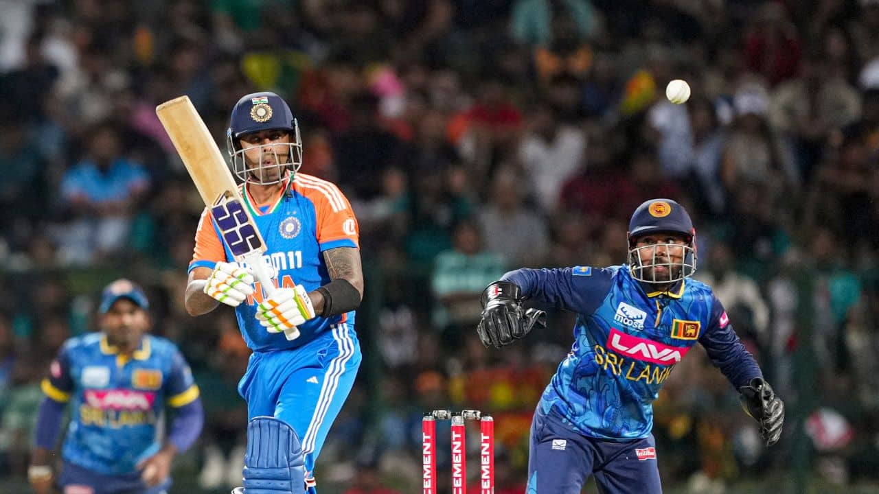 Suryakumar Yadav ভিডিয়ো: ক্যাপ্টেন স্কাইয়ের হাফসেঞ্চুরি, দাঁড়িয়ে হাততালি গম্ভীরের