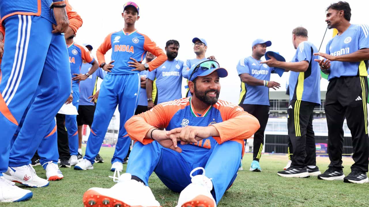 Indian Cricket Team: কাটল বেরিল আতঙ্ক, কবে ফিরছে বিশ্বজয়ী ভারতীয় দল? Indian Cricket Team: কাটল বেরিল আতঙ্ক, কবে ফিরছে বিশ্বজয়ী ভারতীয় দল?