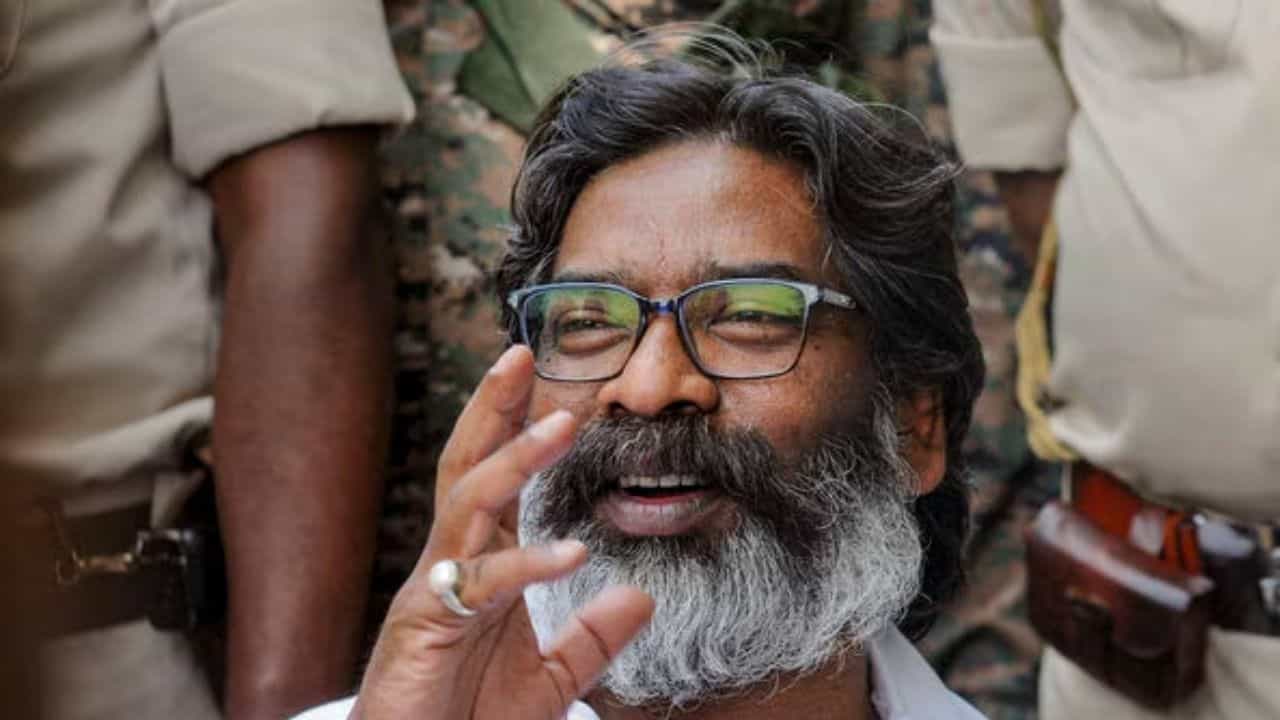 জেলমুক্তি হতেই চমক, ফের মুখ্যমন্ত্রী পদে ফিরছেন হেমন্ত সোরেন: সূত্র জেলমুক্তি হতেই চমক, ফের মুখ্যমন্ত্রী পদে ফিরছেন হেমন্ত সোরেন: সূত্র