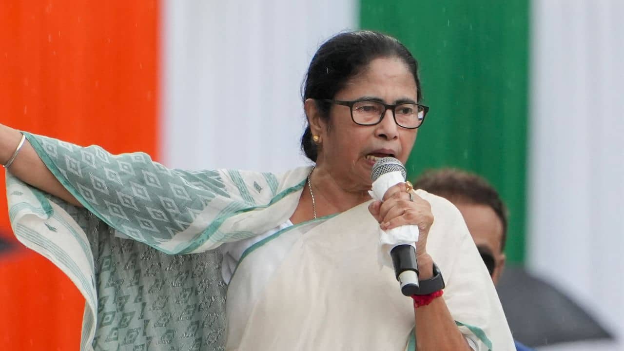 Mamata Banerjee: বিধানসভায় ন্যায় সংহিতার আলোচনায় থাকছেন না মুখ্যমন্ত্রী, খবর সূত্রের