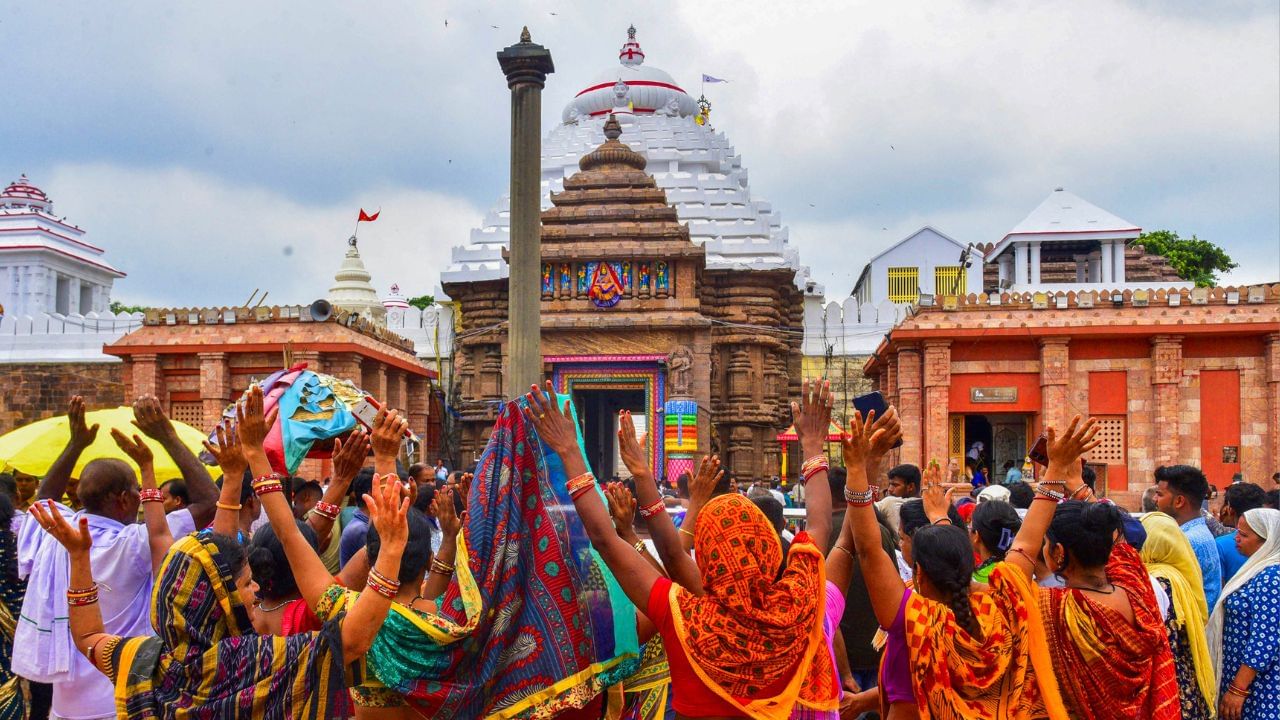 Puri Mandir Ratna Bhandar: ভাঙতেই হল রত্ন ভাণ্ডারের তালা, সঙ্গে সঙ্গে ডাক সর্প বিশারদদের, কী হল পুরী মন্দিরের ভিতরে?