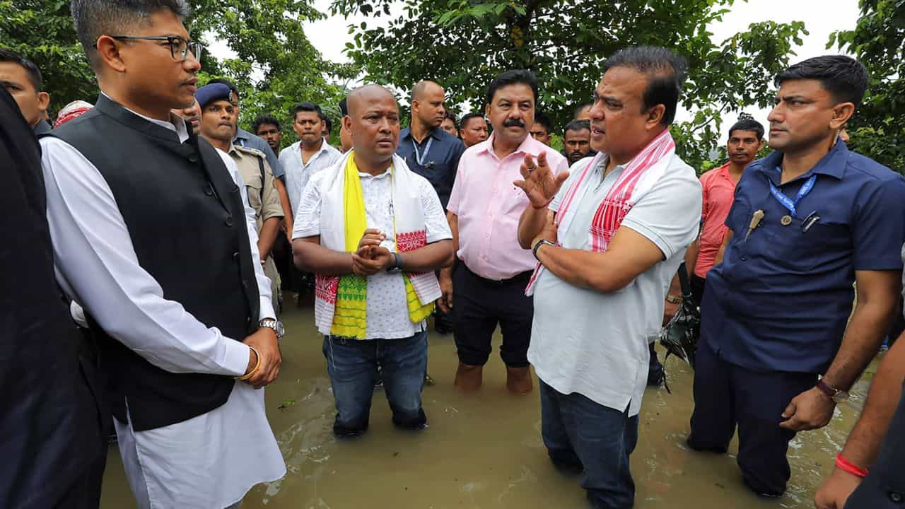 অসমের বন্যার পিছনে চিনের কারসাজি? বড় দাবি মুখ্যমন্ত্রীর অসমের বন্যার পিছনে চিনের কারসাজি? বড় দাবি মুখ্যমন্ত্রীর