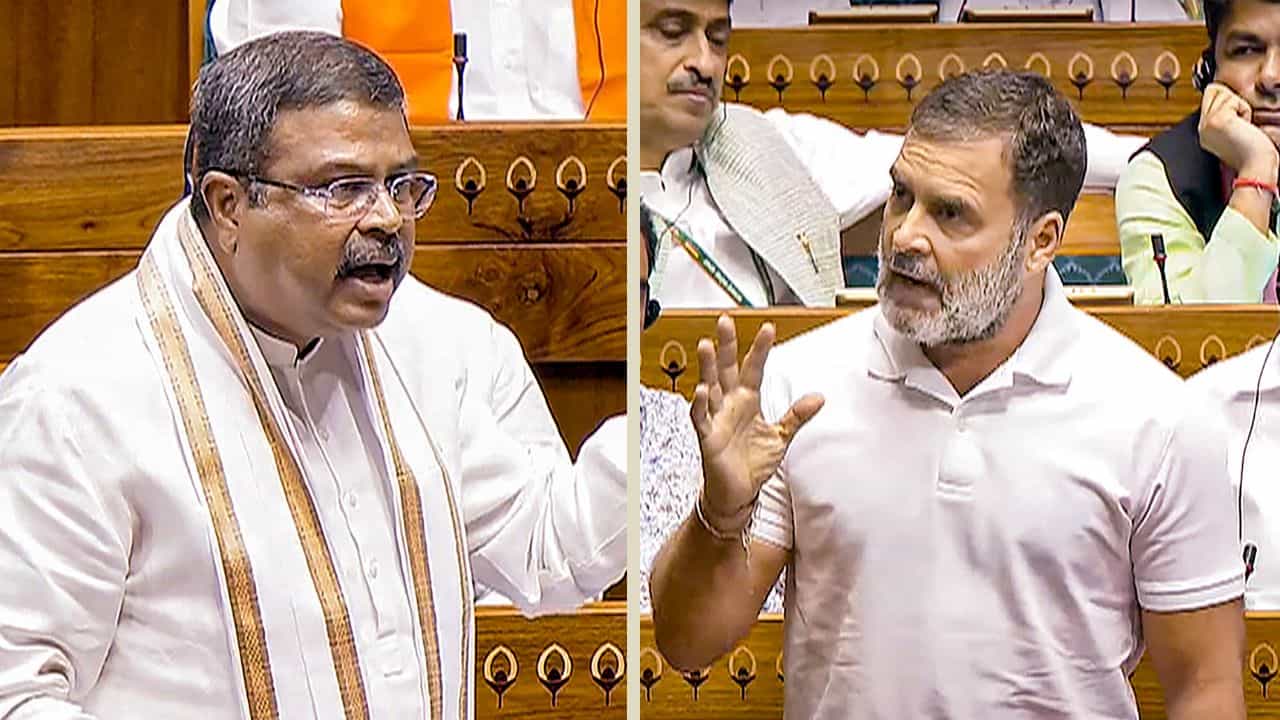 'সত্যমেব জয়তে', রাহুল গান্ধীকে ক্ষমা চাইতে বললেন শিক্ষামন্ত্রী, কেন? 'সত্যমেব জয়তে', রাহুল গান্ধীকে ক্ষমা চাইতে বললেন শিক্ষামন্ত্রী, কেন?