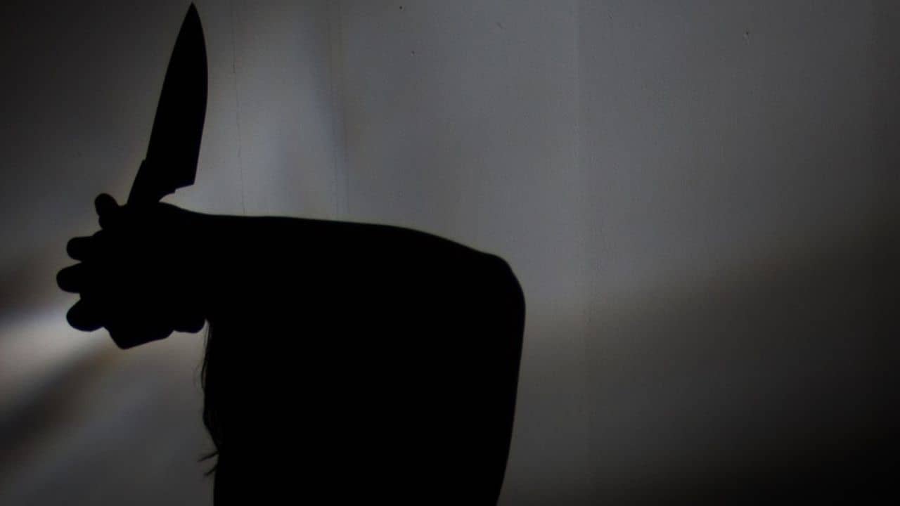 বিয়ে করবে বলেও আসেনি, কাউন্সিলরকে বাড়িতে ডেকে যৌনাঙ্গ কেটে নিলেন মহিলা চিকিৎসক!