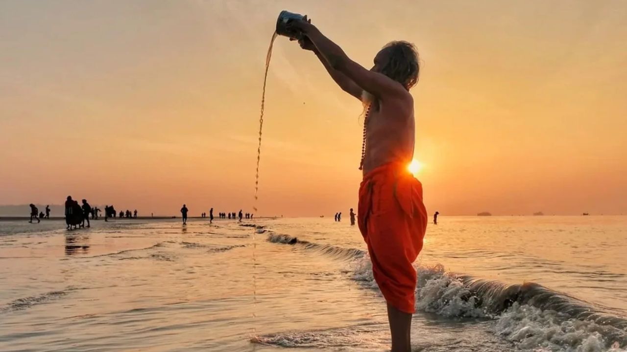 Ganga Sagar: কপিলমুণির আশ্রম গঙ্গার গর্ভে চলে যেতে পারে! সতর্কবার্তা পেয়ে ছুটলেন IIT আধিকারিকরা