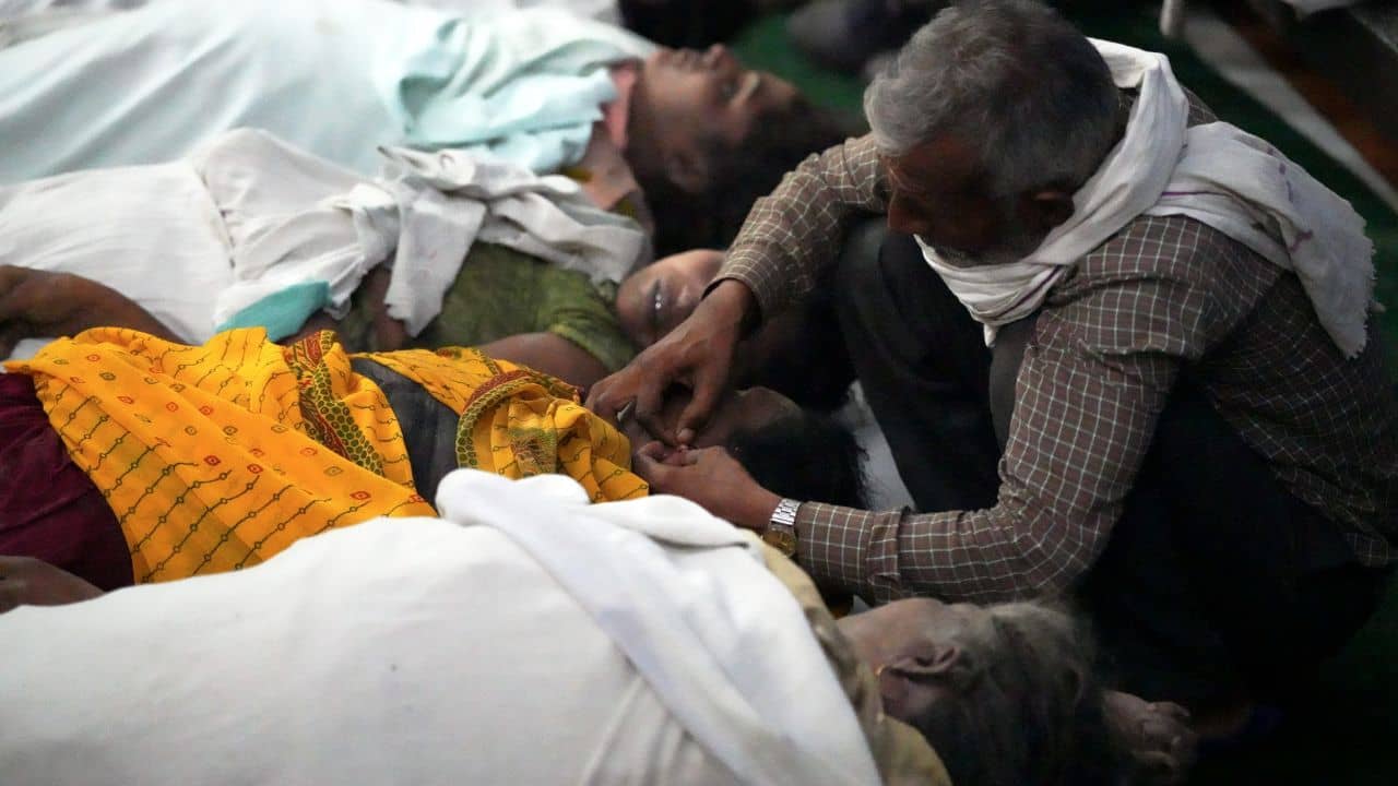 Hathras Stampede: ১১৬ জনের মৃত্যুর দায় কার? ১০০ কিলোমিটার দূরের আশ্রমে আছেন ভোলেবাবা? ধরতে মরিয়া পুলিশ