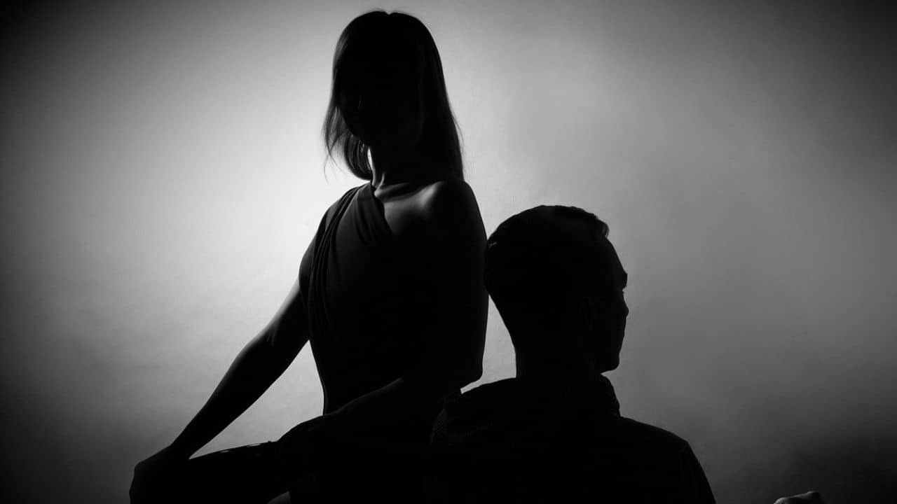 High Court on Divorce: ফেসবুক-ইন্সটাগ্রাম থেকে স্ত্রীকে বঞ্চিত করাও নিষ্ঠুরতার সামিল, ডিভোর্সের মামলায় বলল হাইকোর্ট