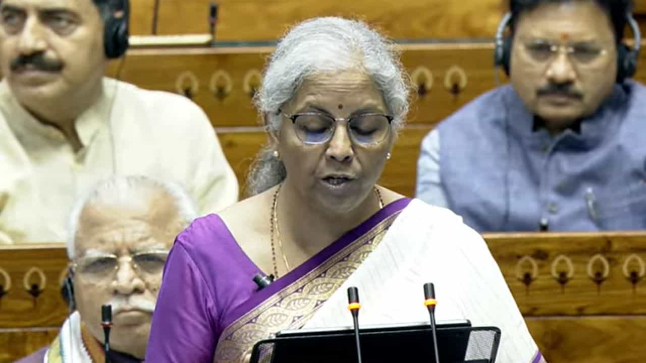 Budget 2024 LIVE: নতুন কর কাঠামোয় বাড়ল স্ট্যান্ডার্ড ডিডাকশন, কমছে ক্যান্সারের ওষুধের দাম, কর্মসংস্থান নিয়ে বড় ঘোষণা নির্মলার Budget 2024 LIVE: নতুন কর কাঠামোয় বাড়ল স্ট্যান্ডার্ড ডিডাকশন, কমছে ক্যান্সারের ওষুধের দাম, কর্মসংস্থান নিয়ে বড় ঘোষণা নির্মলার
