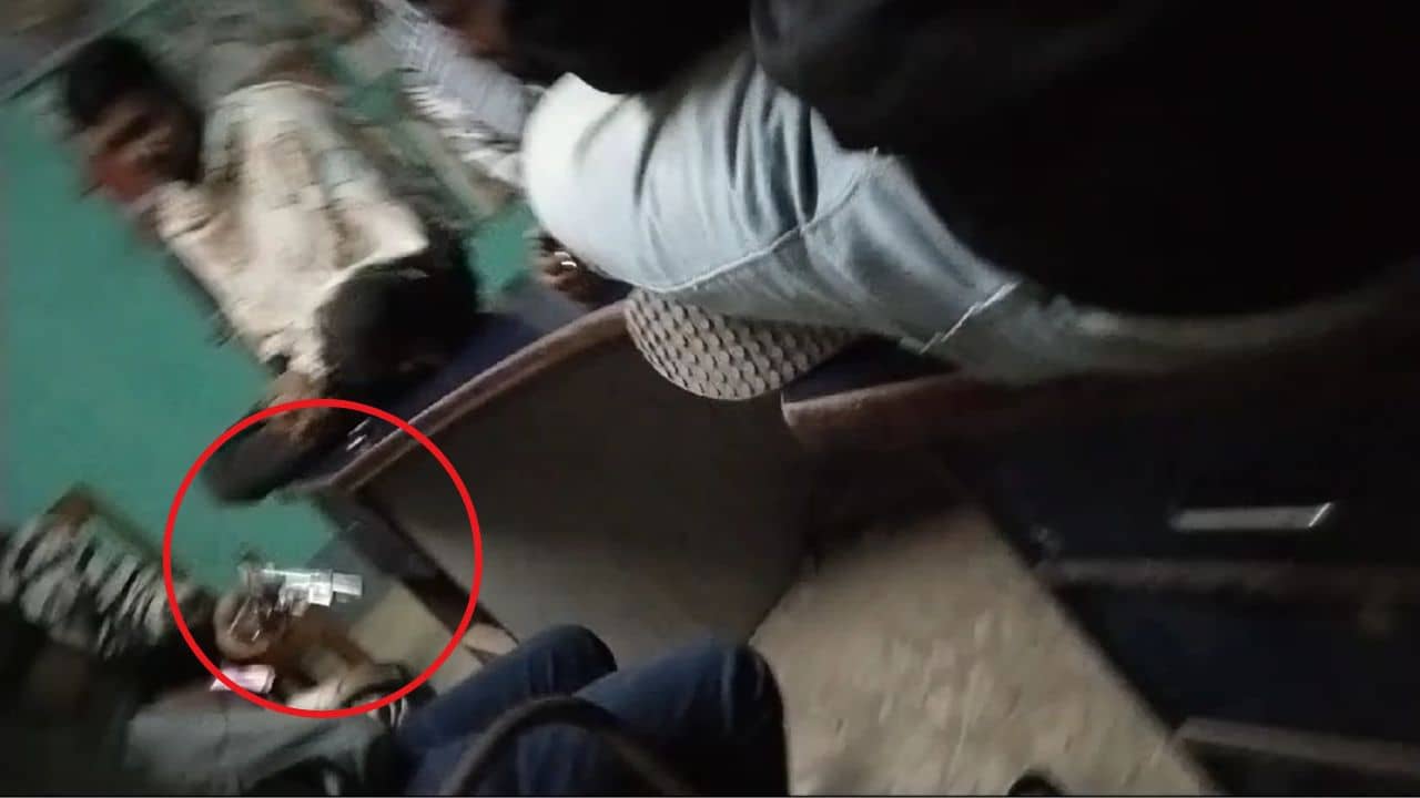 VIDEO: মুখে সিগারেট, হাতে পিস্তল! TMCP-র ইমরান বললেন বুক বাজিয়ে বলছি...