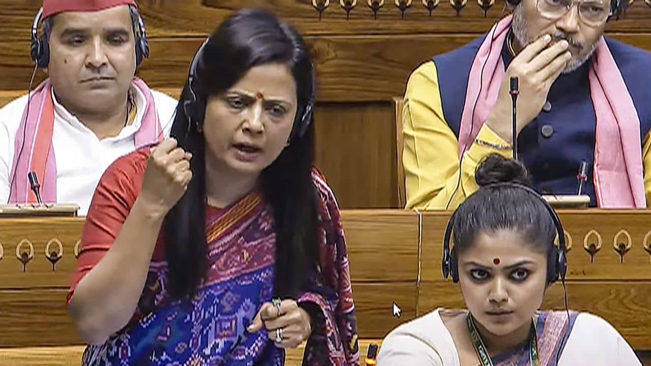Mahua Moitra: দ্রৌপদীর মতো বস্ত্রহরণ করা হয়েছিল, জনতা আমার কৃষ্ণ হয়ে দাঁড়িয়েছে: মহুয়া