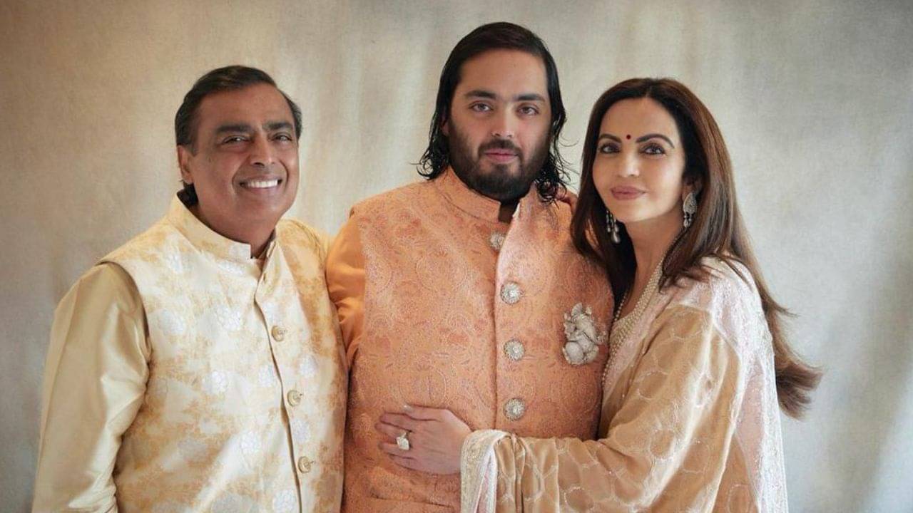 Mukesh Ambani: জানেন মুকেশ অম্বানীর থেকে বেশি রোজগার করেন নীতা! এক বছরে কত আয় করেছেন তিনি